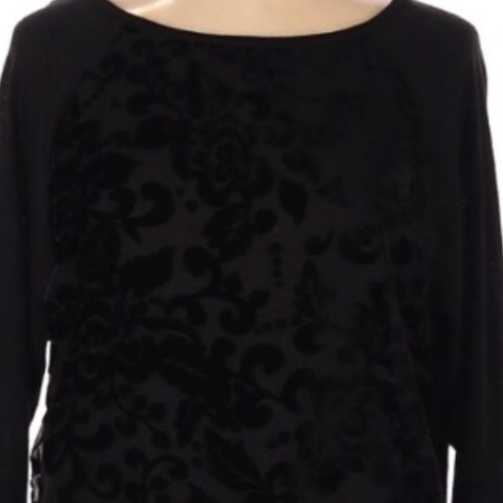 Black 3/4 sleeve top w/ velvet burnout design